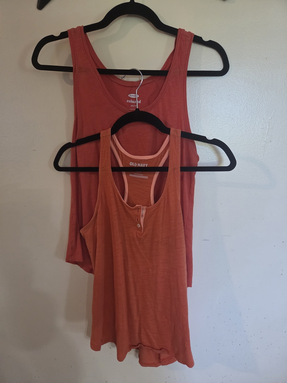 Old Navy Coral-Orange Women's Tank Tops - Layered Casual Lot